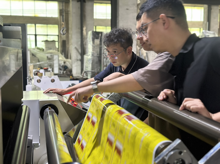 1000型點(diǎn)斷復(fù)卷機(jī)